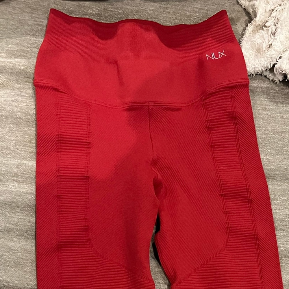 NUX XS one by one red leggings